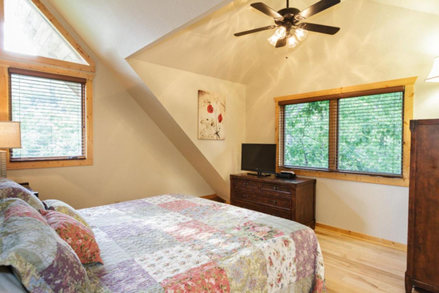 Big Bear Ridge Lodge: Mountain View Log Cabin Retreat Gatlinburg Exterior photo