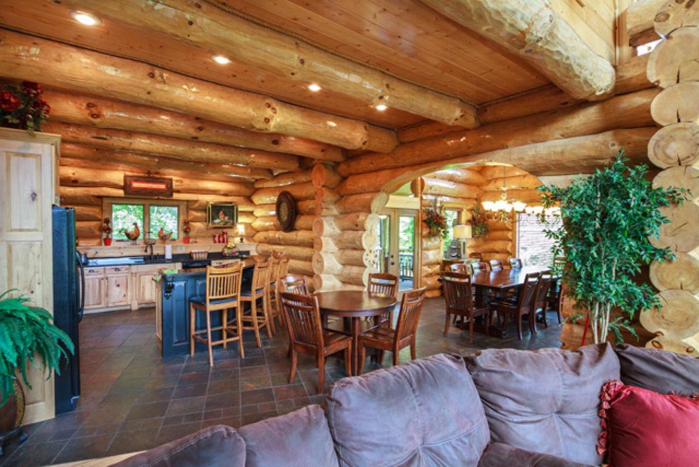 Big Bear Ridge Lodge: Mountain View Log Cabin Retreat Gatlinburg Exterior photo