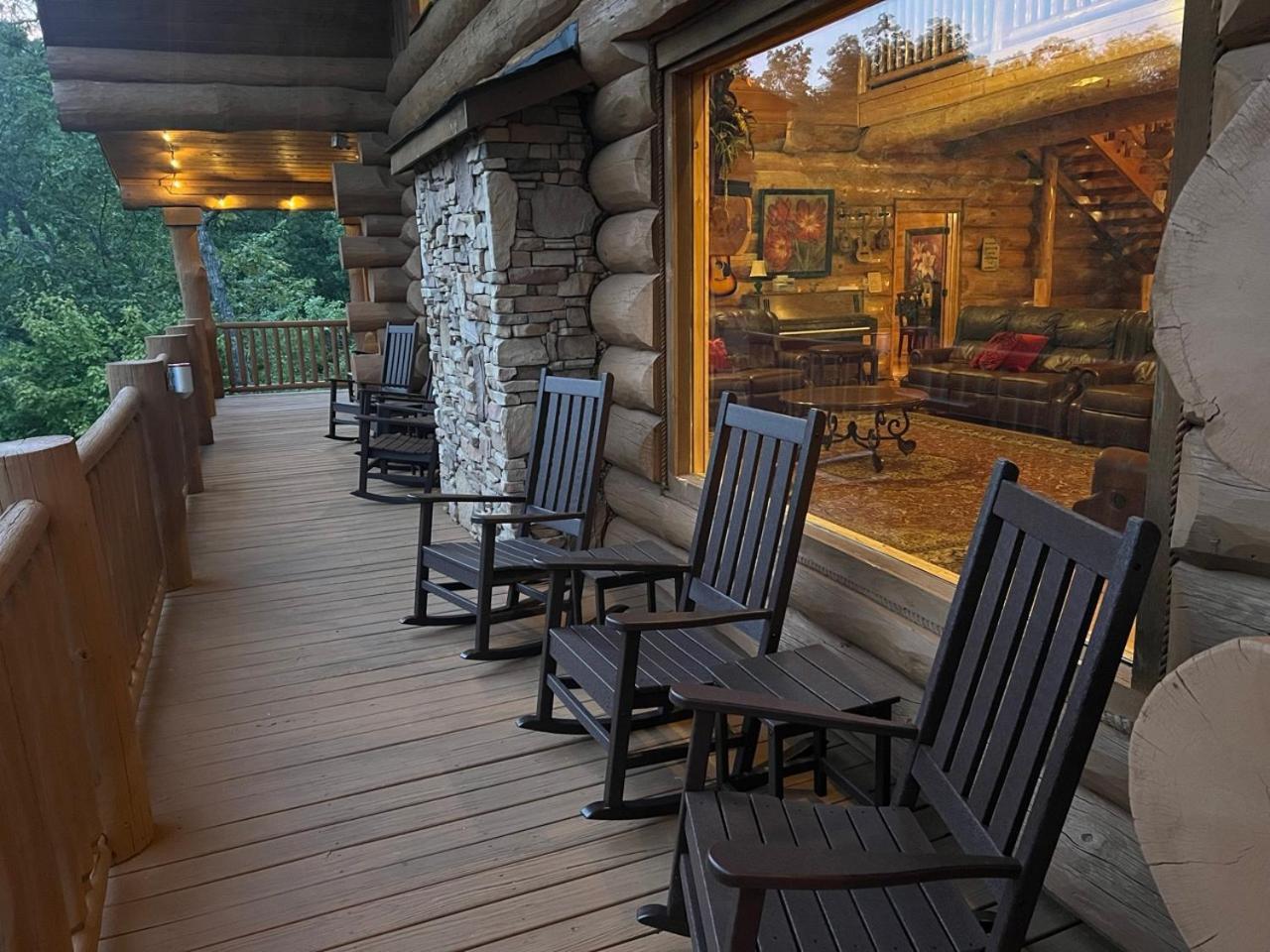 Big Bear Ridge Lodge: Mountain View Log Cabin Retreat Gatlinburg Exterior photo